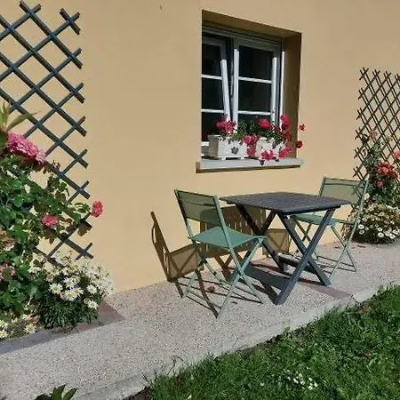 Bed & Breakfast Les Nids De La Baie Favières