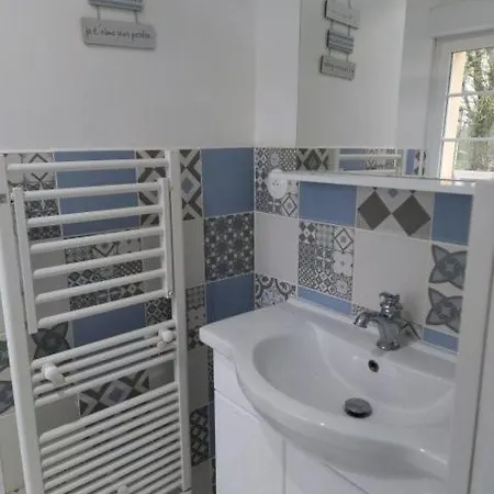 Les Nids De La Baie Bed & Breakfast