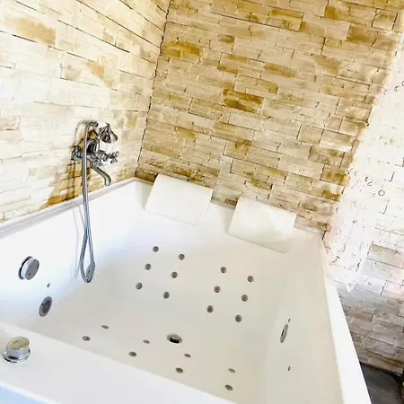 Bed & Breakfast Les Nids De La Baie 3*