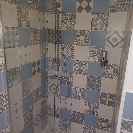 Frühstückspension Les Nids De La Baie 3*