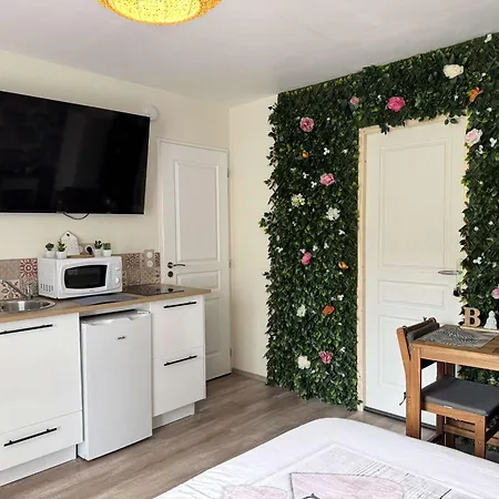 Les Nids De La Baie Bed & Breakfast