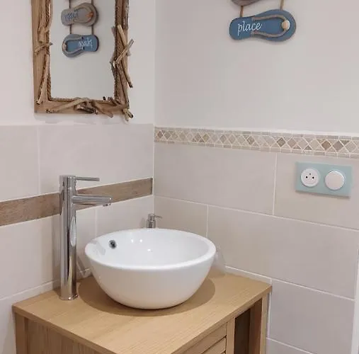 Les Nids De La Baie Favières