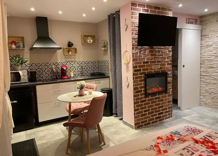 Couette-café Les Nids De La Baie 3*