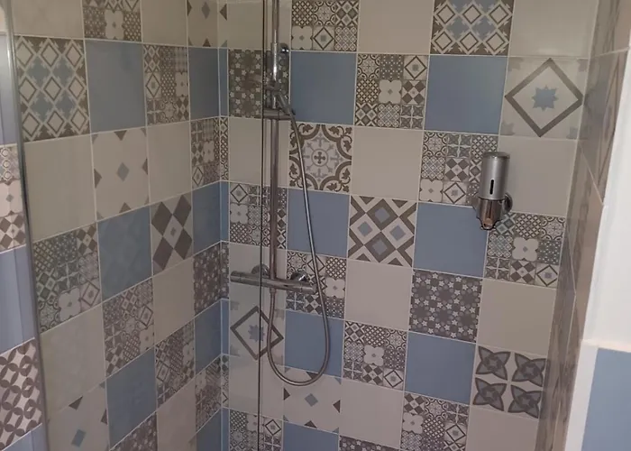 Couette-café Les Nids De La Baie 3*